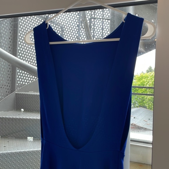 Dark blue dress with v-cut back - Picture 2 of 3